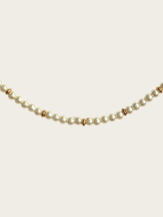 Gloria Necklace in Pearl