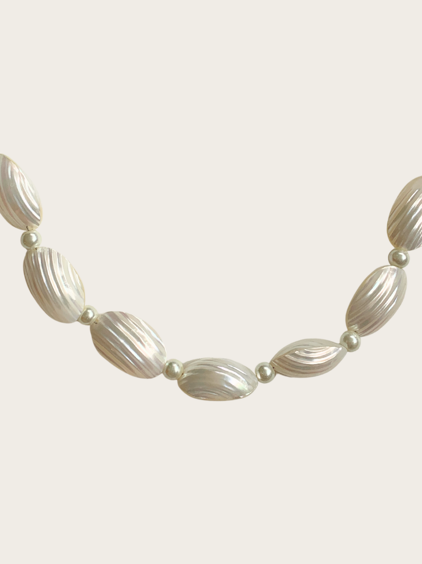 Sirena Necklace in Mother of Pearl