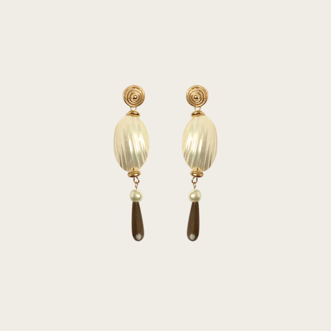 Donna Earrings in 3 Pearls