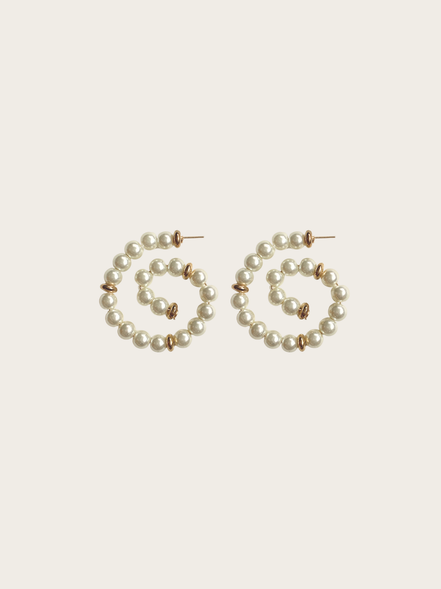 Dream Earrings in Pearl