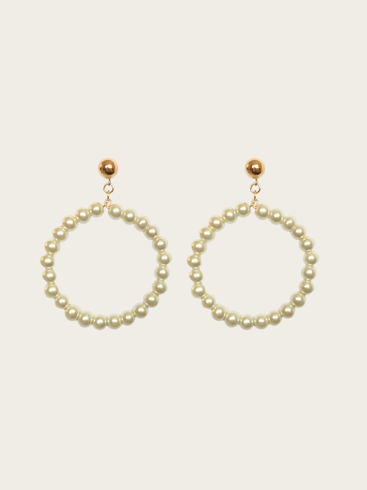 Clarita Earrings in Pearl