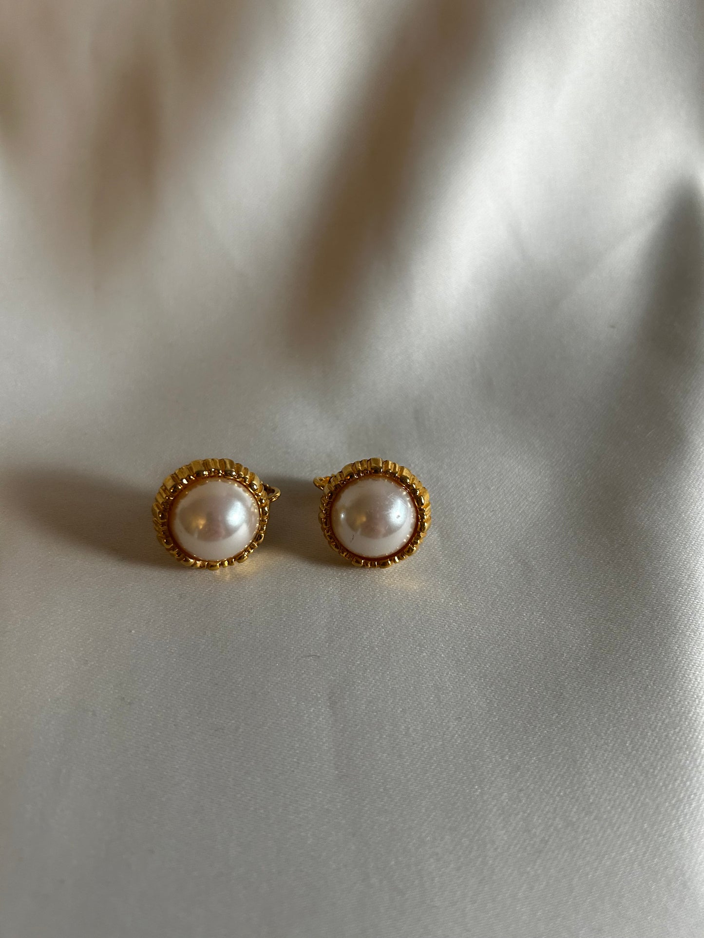 Vintage Pearlesque Earrings