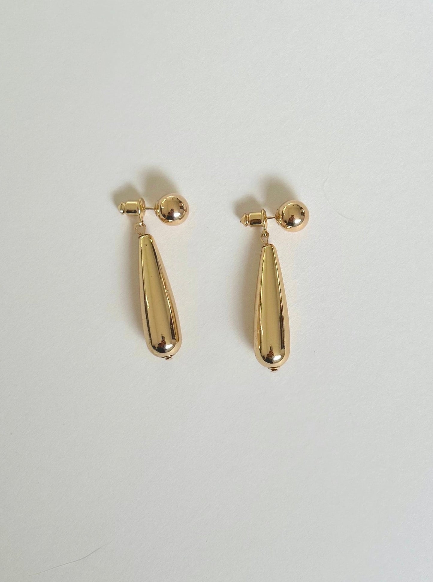 Linear Earrings in Gold