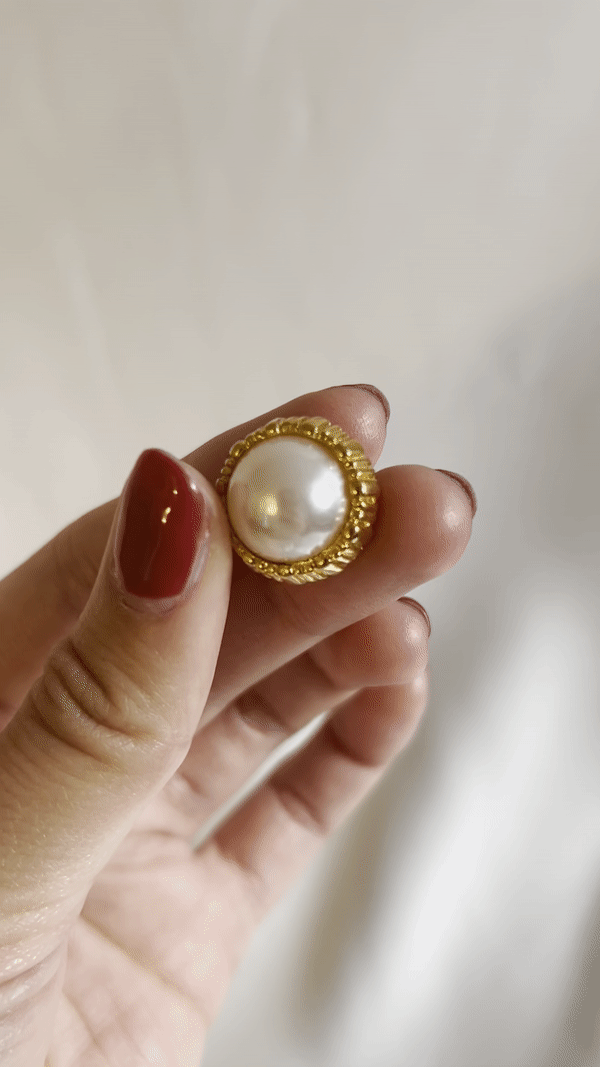 Vintage Pearlesque Earrings